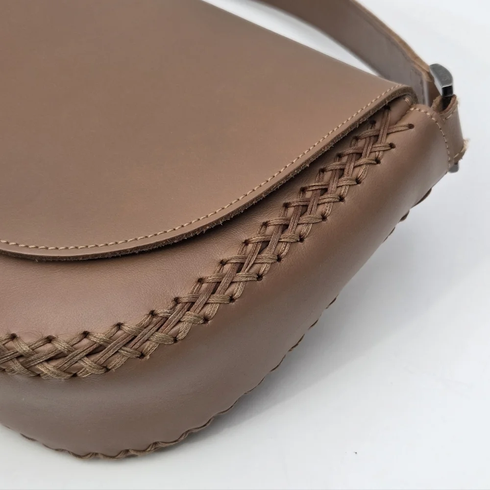 EXCELLENT CALLISTA CRAFTS MESSENGER SADDLE LEATHER BAG - TAN
